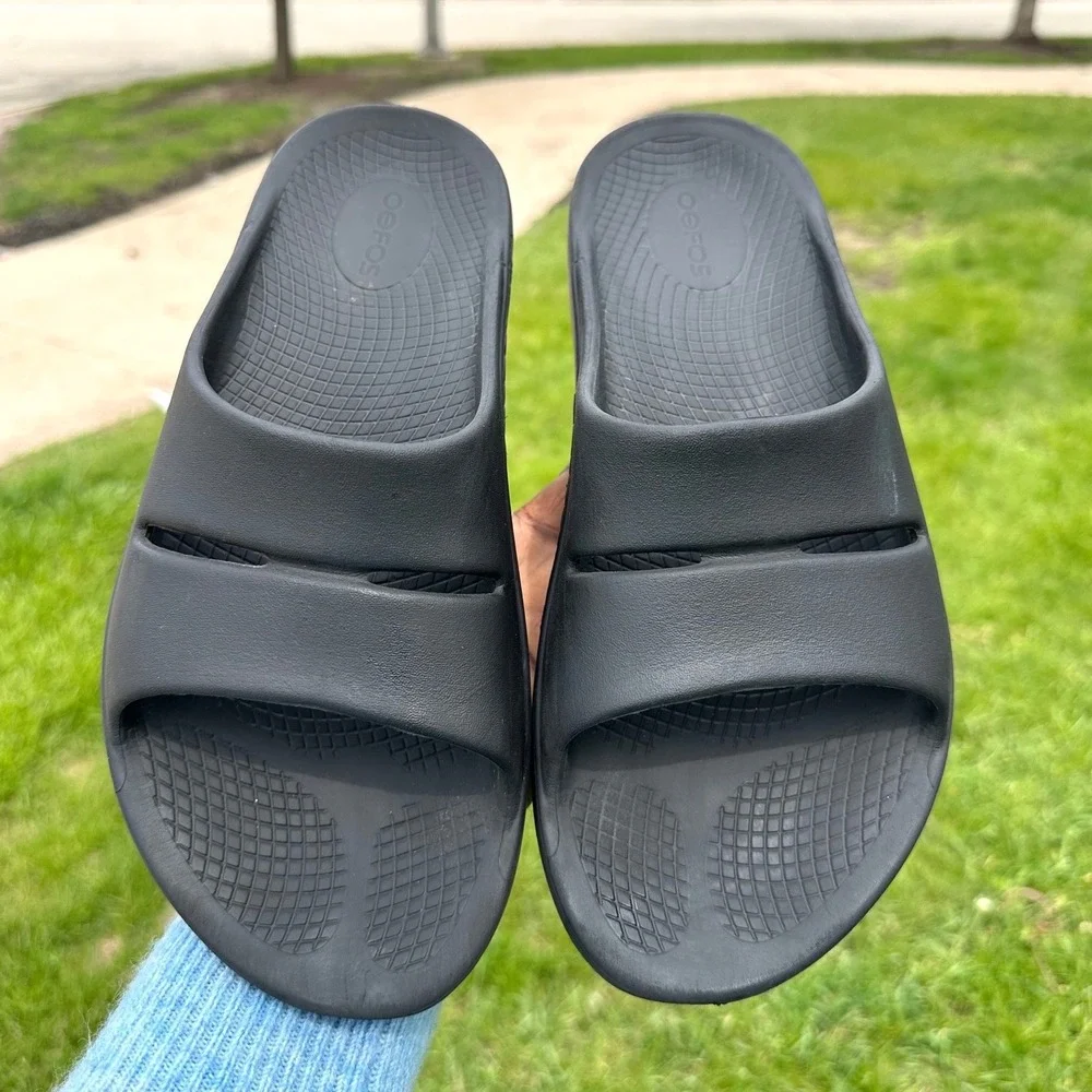 OOFOS preowned fairly